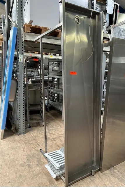 stålbord med tørrebane 2100x600x850, brugt – 14 dages garanti. Du kan tilkøbe 12 mdr. for 799 kr.