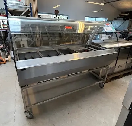 bain marie med åben front med plads til 5 gn, brugt – 14 dages garanti. Du kan tilkøbe 12 mdr. for 799 kr.