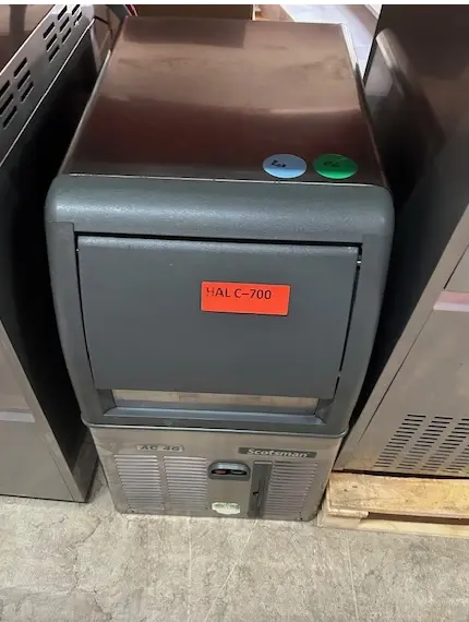 isterningemaskine fra Scotsman, brugt