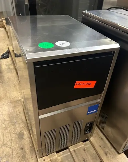 isterningemaskine fra icematic, brugt – 14 dages garanti. Du kan tilkøbe 12 mdr. for 799 kr.