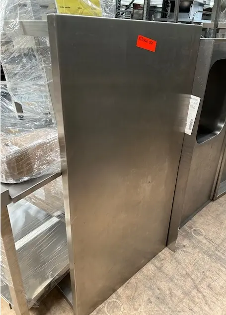 fuldsvejst stålbord 1300x600x850, brugt – 14 dages garanti. Du kan tilkøbe 12 mdr. for 799 kr.