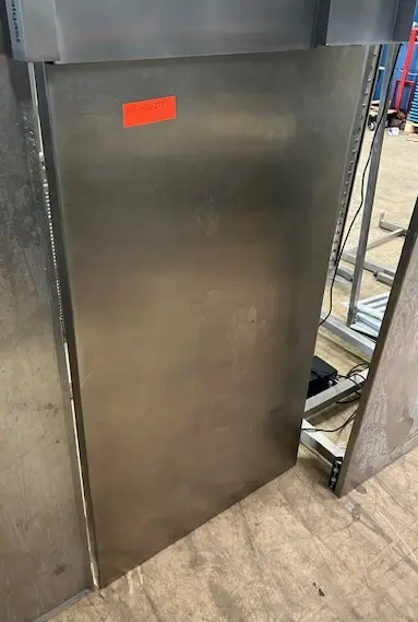 stålbord på åbent understel, 1200x700x850, brugt – 14 dages garanti. Du kan tilkøbe 12 mdr. for 799 kr.