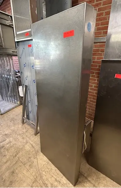 hæve sænkebord 1650x650x800/1000 brugt – 14 dages garanti. Du kan tilkøbe 12 mdr. for 799 kr.