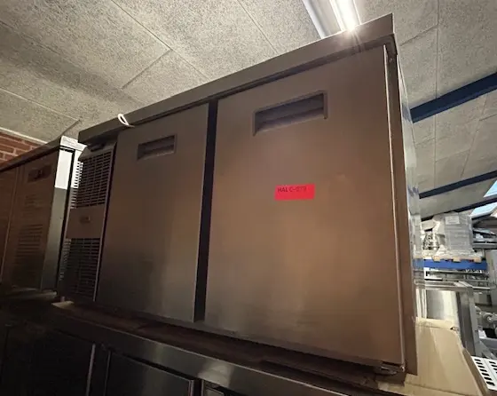 kølebord fra Zanussi med 2 låger, brugt – 14 dages garanti. Du kan tilkøbe 12 mdr. for 799 kr.