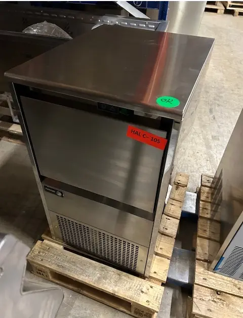 Fagor isterningemaskine model Egim85, brugt – Sælges med 14 dages garanti. Du kan tilkøbe 12 mdr. for 799 kr.