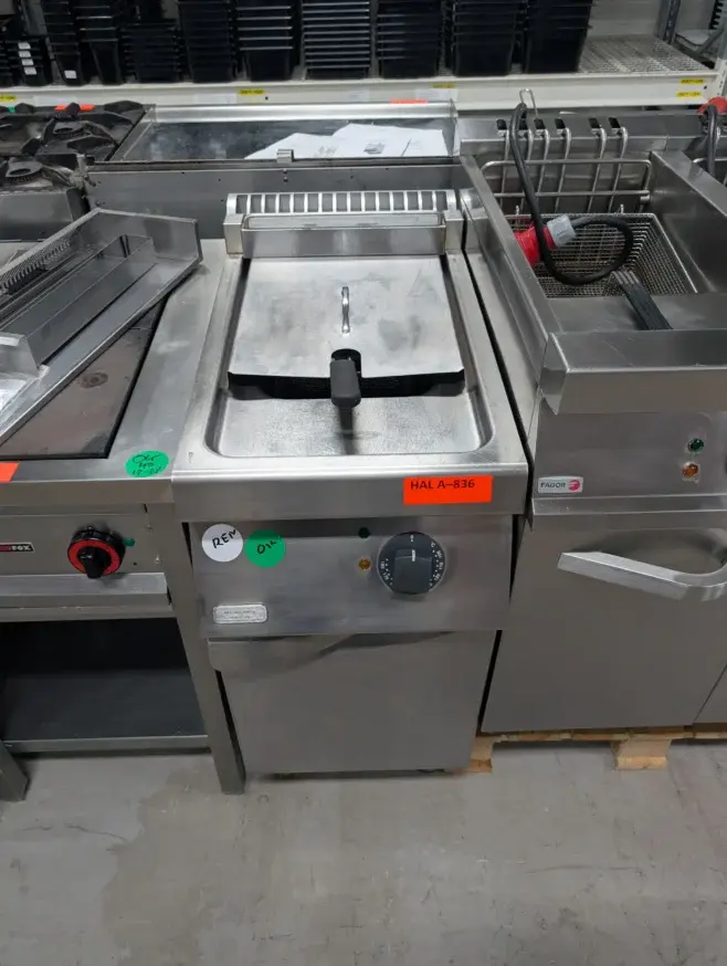 Friture fra Electrolux/Zanussi med 1 kar brugt – 14 dages garanti. Du kan tilkøbe 12 mdr. for 799 kr.