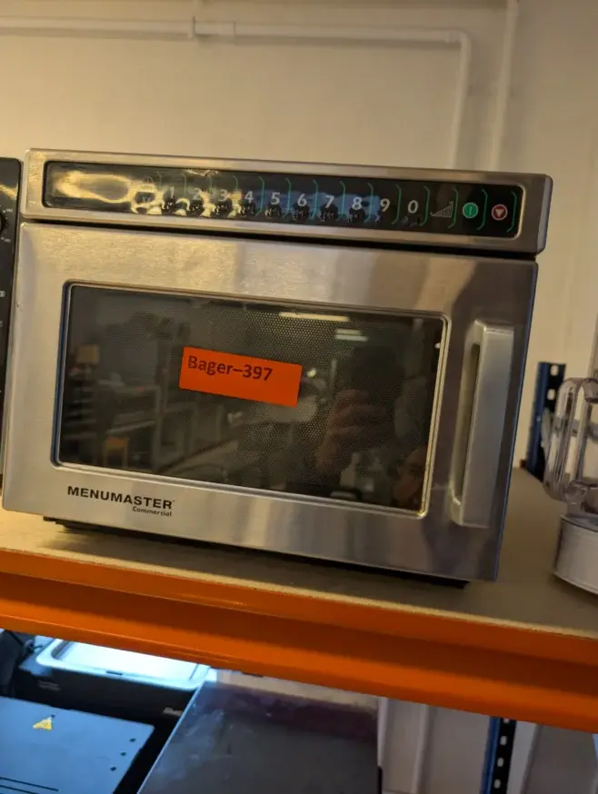 Microovn menumaster brugt – 14 dages garanti. Du kan tilkøbe 12 mdr. for 799 kr.