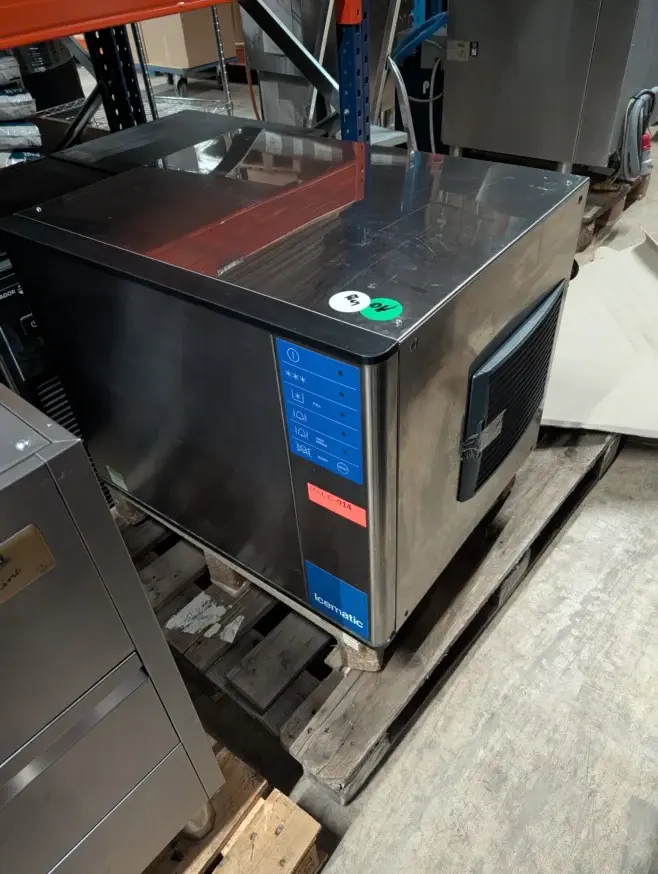 Isterningemaskine Icematic M302 t/ ekstern kammer brugt – 14 dages garanti. Du kan tilkøbe 12 mdr. for 799 kr.