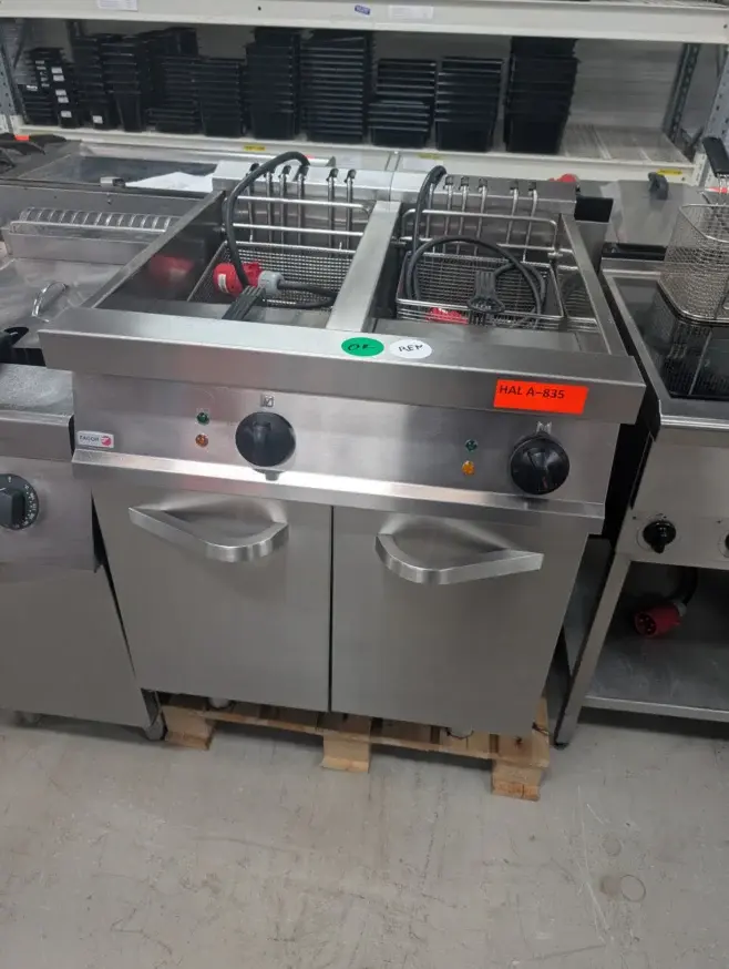 Fagor friture med 2 kar, brugt – 14 dages garanti. Du kan tilkøbe 12 mdr. for 799 kr.