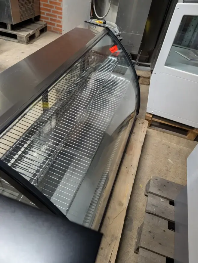 Kølemontre bordmodel combisteel brugt – 14 dages garanti. Du kan tilkøbe 12 mdr. for 799 kr.