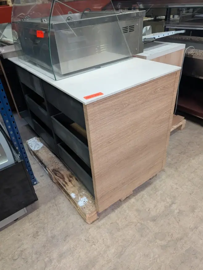 Disk med træfront og skuffer brugt – 14 dages garanti. Du kan tilkøbe 12 mdr. for 799 kr.